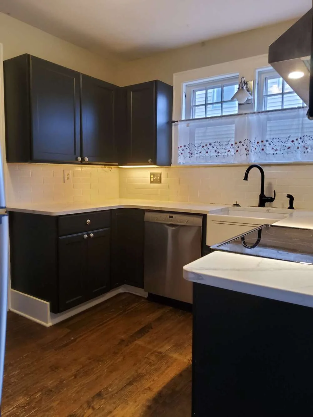Kitchen after a professional clean by SWAT Team of Maryland